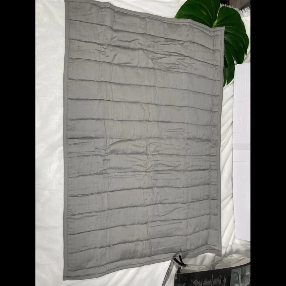 NIB‎ $100 Donna Karan Casual Luxe [ 1 ] Standard Pillow Sham in Grey